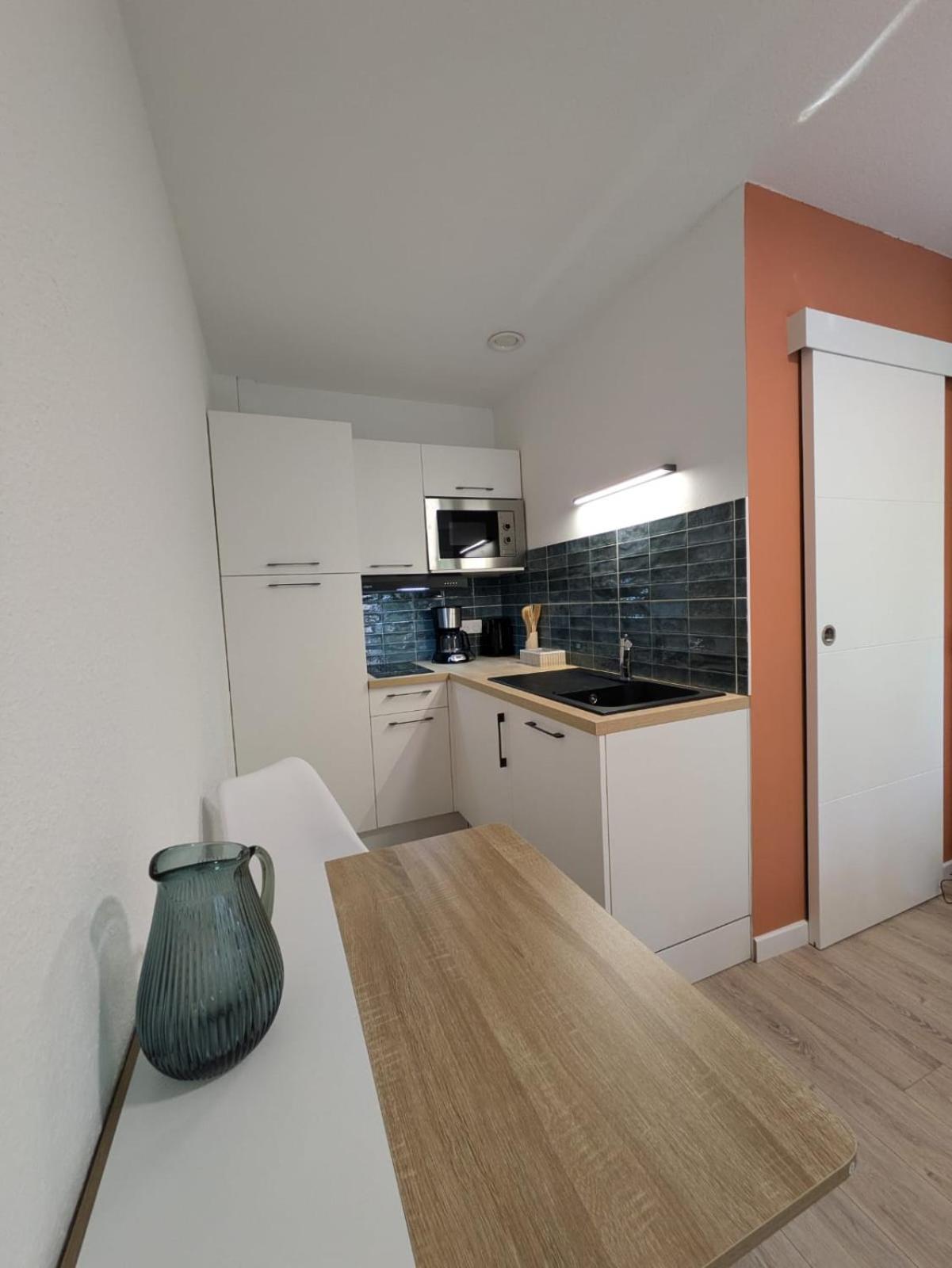 Studio Rez De Chaussee Avec Terrasse Centre Thermal Et Touristique - Casa Amneville Luaran gambar