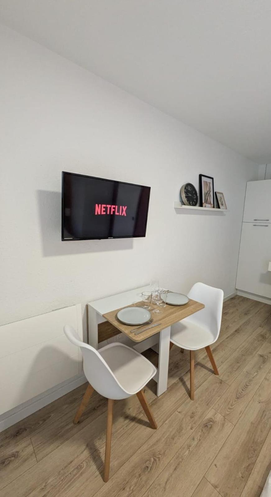 Studio Rez De Chaussee Avec Terrasse Centre Thermal Et Touristique - Casa Amneville Luaran gambar